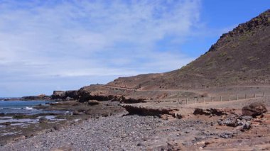 İspanya, Gran Canaria manzaraları El Confital Doğa Parkı 'ndan görüldü.