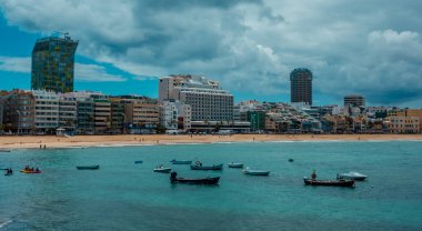 Las Palmas, Gran Canaria (İspanya) - 14 Mayıs 2025 - Las Canteras Plajı