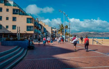 Las Palmas, Gran Canaria (İspanya) - 14 Mayıs 2025 - Las Canteras Sahili gezinti alanı