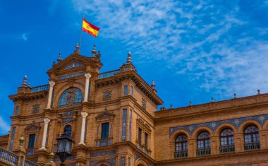 Sevilla, İspanya - 10 Mayıs 2025 - İspanya Meydanı (Plaza de Espana)
