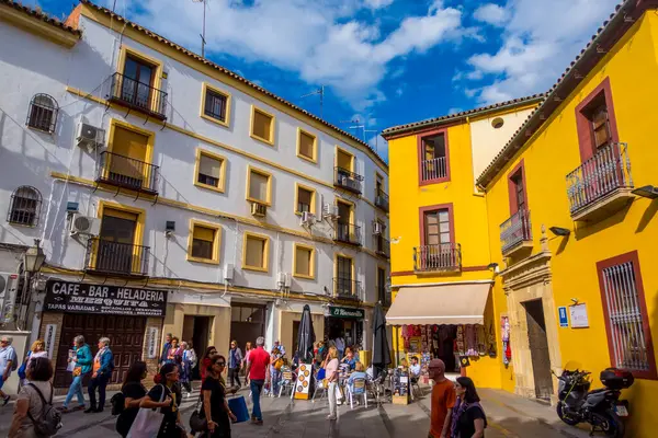 Cordoba, İspanya - 10 Mayıs 2025 - Cordoba 'nın tarihi merkezi