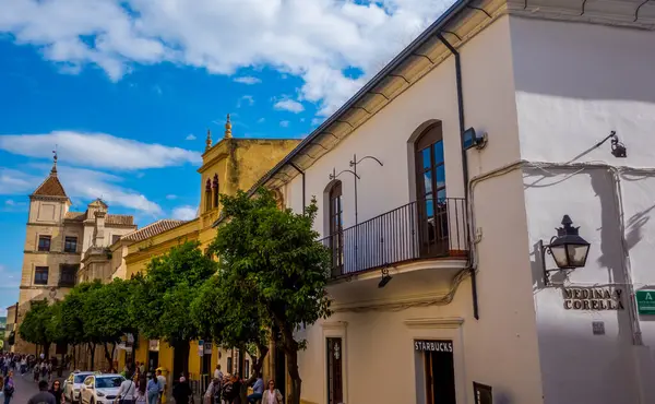 Cordoba, İspanya - 10 Mayıs 2025 - Cordoba 'nın tarihi merkezi