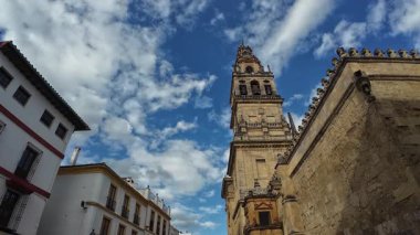 İspanya, Cordoba 'daki Mezquita Katedrali' nin dış görünüşü