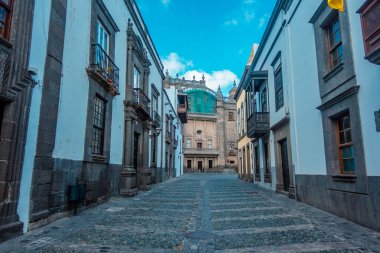 Las Palmas, Gran Canaria (İspanya) - 13 Mayıs 2025 - Tarihi Vegueta Kasabası 'ndaki geleneksel binalar