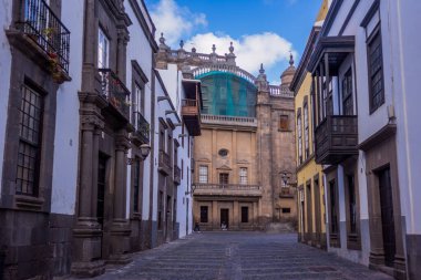 Las Palmas, Gran Canaria (İspanya) - 13 Mayıs 2025 - Tarihi Vegueta Kasabası 'ndaki geleneksel binalar