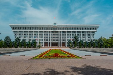 Bishkek, Kırgızistan - 8 Haziran 2025 - Bishkek 'teki Beyaz Saray