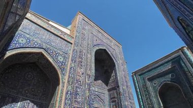 Semerkand, Özbekistan - 4 Haziran 2025 - Güzel ve süslü Şah-i-Zinda Mezarlığı