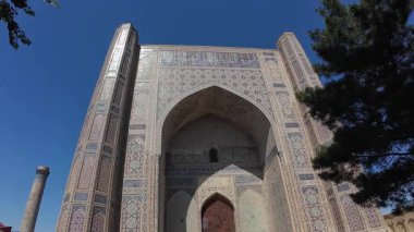 Özbekistan, Semerkant 'taki Bibikhanum Camii.