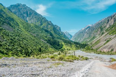 Ala Archa Ulusal Parkı, Kırgızistan 'daki göz kamaştırıcı ve güzel manzaralar