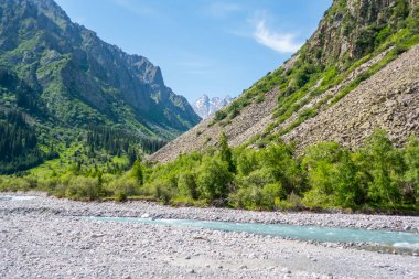 Ala Archa Ulusal Parkı, Kırgızistan 'daki göz kamaştırıcı ve güzel manzaralar