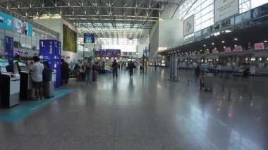 Frankfurt, Almanya - 20 Haziran 2025 - FRA Havaalanı Terminali 1.