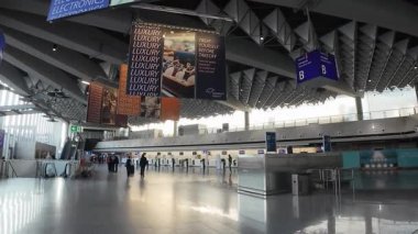 Frankfurt, Almanya - 20 Haziran 2025 - FRA Havaalanı Terminali 1.