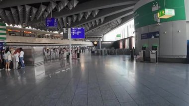 Frankfurt, Almanya - 20 Haziran 2025 - FRA Havaalanı Terminali 1.