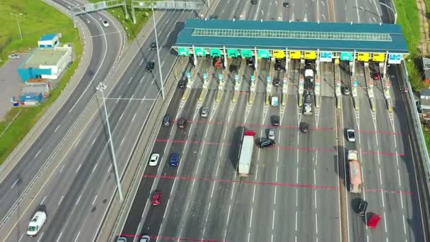 Vista Aerea Superiore Sovraccarico Pedaggio Stradale Autostradale Sulla Strada Accesso — Video Stock