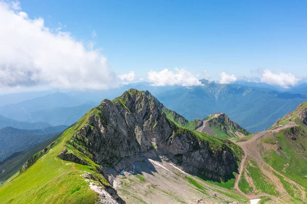 Majestátní Letecký Pohled Vrchol Pohoří Horské Kruhové Údolí Stinnými Zasněženými — Stock fotografie