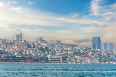 Boğaz manzarası ve Cukurcuma şehrinin eski alanı