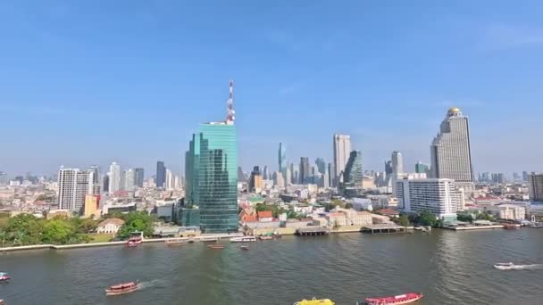 万花筒暹罗购物中心的景观城市天际线与朝弗里亚河 泰国曼谷2024年2月7日 — 图库视频影像
