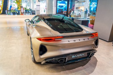 Lotus Emira kahverengi metalik altın rengi. Tayland, Bangkok 14 Mart 2024.