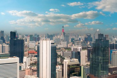 Bangkok 'un modern ofis binalarının havadan görünüşü, Bangkok şehir merkezindeki apartman dairesi..