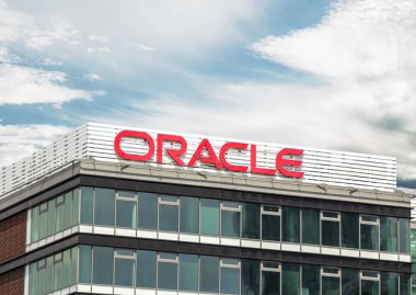 Bükreş - Haziran 2022: Oracle Corporation konumu. Kahin teknoloji ve bulut temelli çözümler sunar
