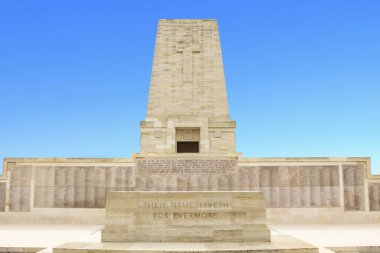 Türkiye 'nin Çanakkale kentindeki Gelibolu Savaş Alanında Yalnız Çam Çamı ANZAC Anıtı