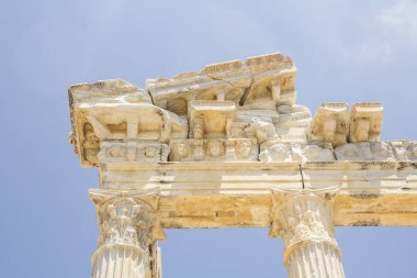 Antalya 'daki Apollo Tapınağı. Eski tapınağın kalıntıları..