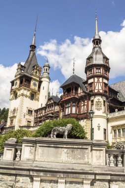 Sinaia Romanya: Peles kalesi, Avrupa 'nın Karpat Dağları' nın tabanındaki ünlü Neo-Rönesans şatosu