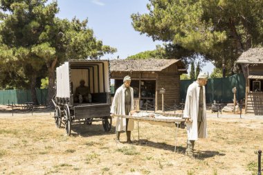 Çanakkale, Türkiye: Anakkale Şehitlik Müzesi (Hilal-i Ahmer) Eceabat-Altepe köyünde yer almaktadır. Anakkale Savaşı ile ilgili eşyalar müzede sergileniyor..