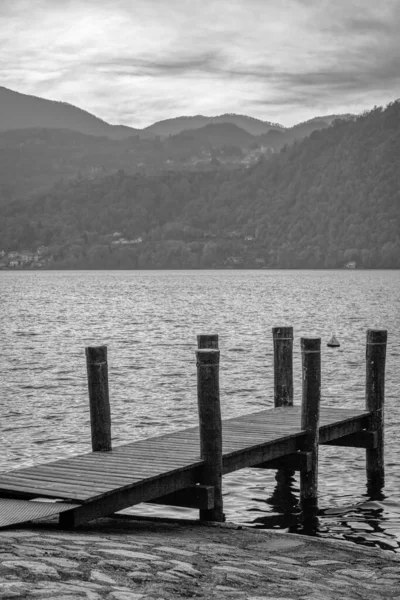 Molo Tramonto Nel Lago Orta Piccolo Lago Ghiacciaio Del Nord — Foto Stock