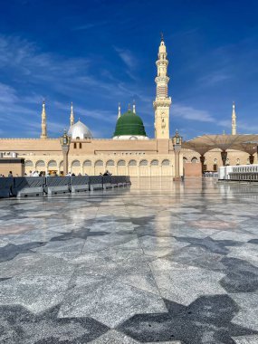 Al Madinah Al Munawwarah. Bu fotoğraf Al Mescidi El Nabawi, Madinah, Suudi Arabistan 'dan çekildi..