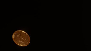 Bir bitcoin ağır çekimde dönüyor