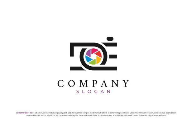 Fotoğraf stüdyosu kamera lensi logosu.