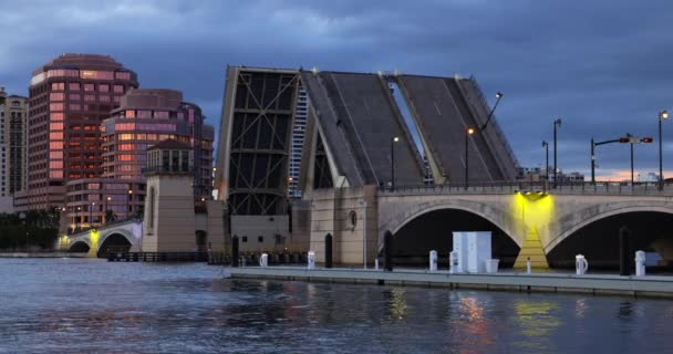 Vue Pont Levis Avec Centre Ville Arrière Plan Coucher Soleil — Video