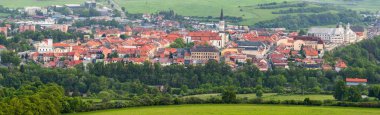 Levoca, Slovakya 'nın Preshov bölgesinde bir kasabadır. Kasabanın tarihi bir merkezi ve iyi korunmuş bir kasaba duvarı var..