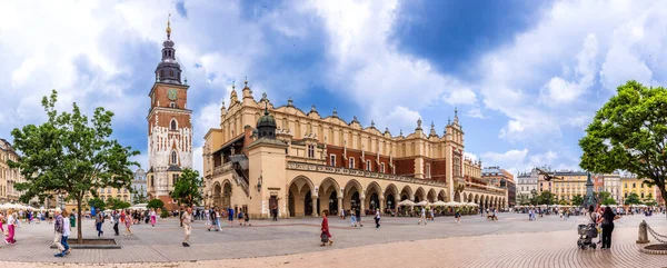 Krakow Eski Kenti, Polonya 'nın Krakow eyaletinin tarihi merkez bölgesidir. Günümüzde Polonya 'nın en ünlü bölgelerinden biridir.