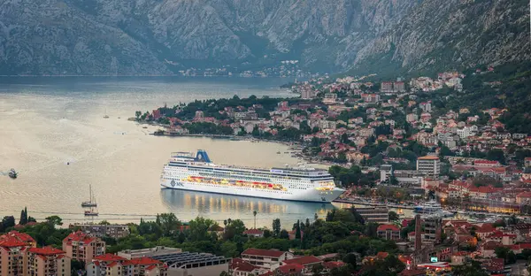 Kotor Montenegro Setembro 2023 Vista Panorâmica Baía Kotor Cidade Velha — Fotografia de Stock