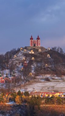 Banska Stiavnica Slovakya 'daki tepenin zirvesinde zaman aşımı