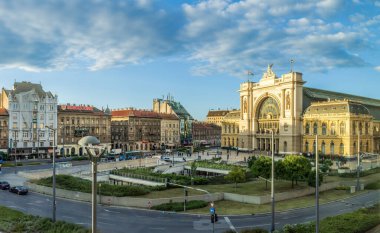Budapeşte, Macaristan - 29 Mayıs 2025: Budapeşte Keleti istasyonu Budapeşte, Macaristan 'daki ana uluslararası ve şehirler arası demiryolu terminali.. 
