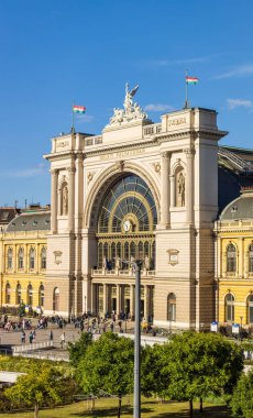 Budapeşte, Macaristan - 29 Mayıs 2025: Budapeşte Keleti istasyonu Budapeşte, Macaristan 'daki ana uluslararası ve şehirler arası demiryolu terminali.. 