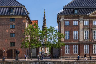 Kopenhag, Danimarka - 31 Mayıs 2025: Kurtarıcımız Kilisesi Kopenhag 'ın en iyi manzaralarından birini sunuyor.