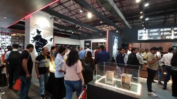 Mumbai India Noviembre 2022 Visitantes Moviéndose Puesto Otro Exposición Acetec — Vídeo de stock