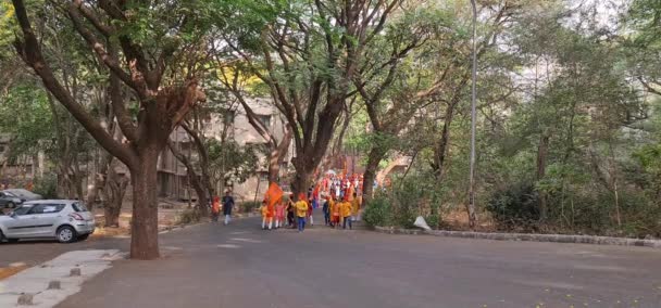 뭄바이 2023 사람들 파드와 Gudhi Padwa 인도의 힌두교인 힌두교 인들의 — 비디오
