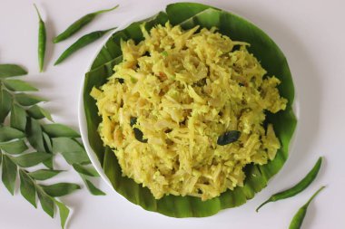 Chakka Puzhukku, Chakka Vevichathu. Kerala tabağı buğulanmış hindistan cevizi, zerdeçal ve baharatlarla yapıldı. Hafif tatlı, tuzlu, lifli, sindirime yardım eden ve bağışıklığı güçlendiren.