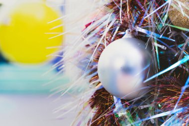 Büyüyen gümüş Noel Süsü.
