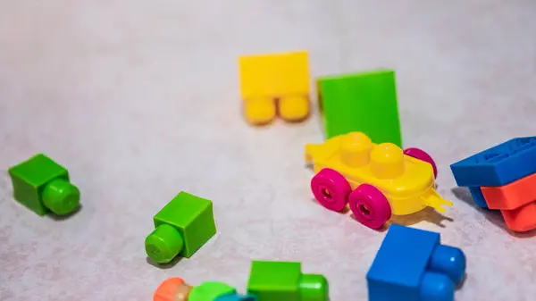 Bunte Spielzeugblöcke Für Kreatives Spielen Stockfoto