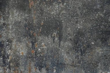 Eski, harap olmuş paslı beton bir duvarın görüntüsüne sahip gri desenli eski bir arka plan. Yüzeyde yıpranma ve yaşlılık izleri görüldü. Duvar kâğıdı ve tasarım için kullanılabilir                               