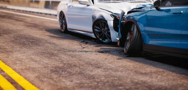 Midede meydana gelen bir araba kazasının görüntüsü. 3d görüntüleme ve resimleme.