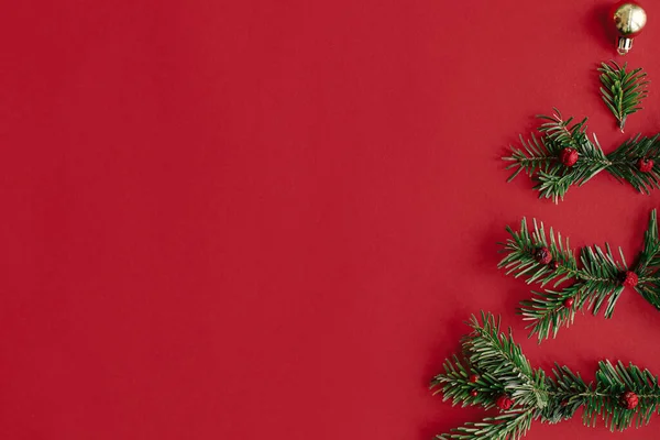 크리스마스 크리스마스 컨셉트 크리스마스 트리에는 전나무 금으로 축제용 창조적 아이디어 — 스톡 사진