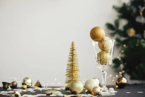 Merry Christmas Happy New Year Stylish Christmas Glitter Baubles Champagne — Stock Photo, Image
