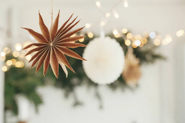 Stylish Paper Christmas Stars Lights Hanging Background Festive Decorated Boho — Fotografia de Stock